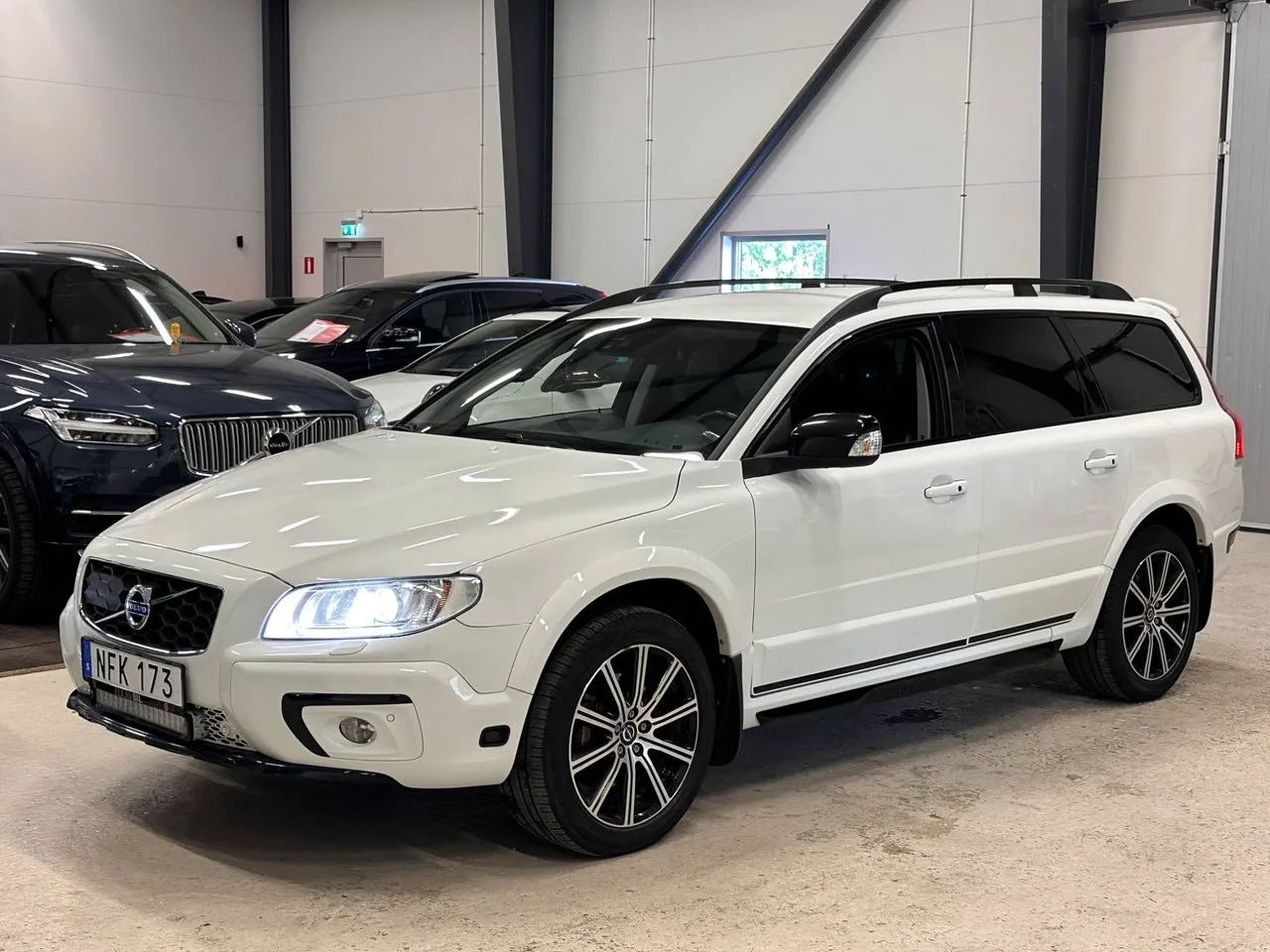 Vehicle image 6
