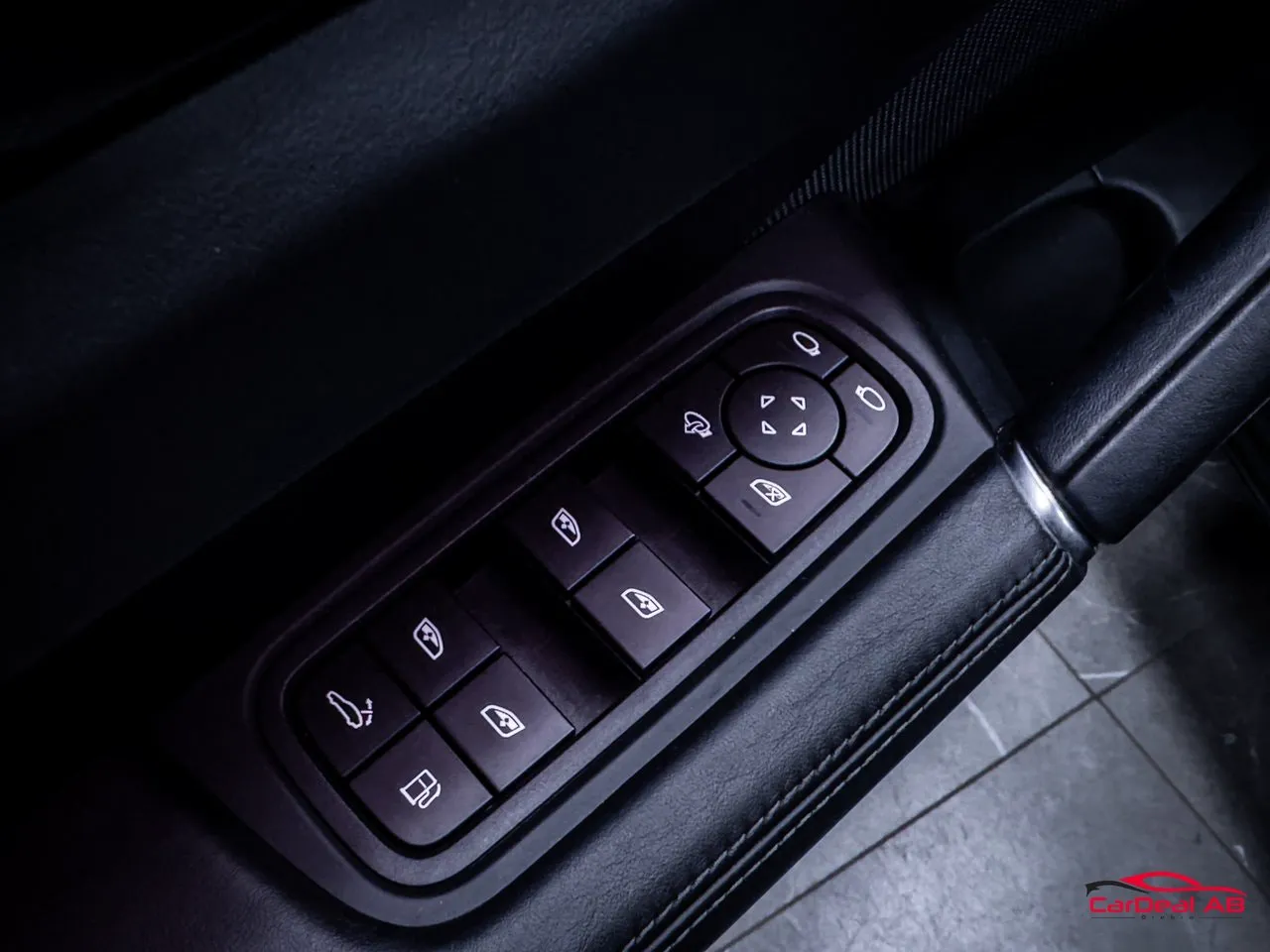 Vehicle image 37