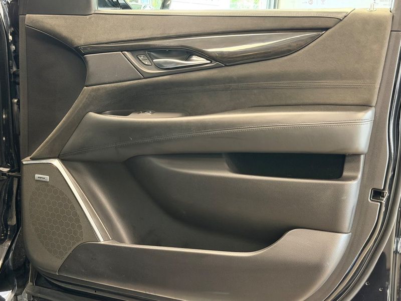 Cadillac ESCALADE bild 15
