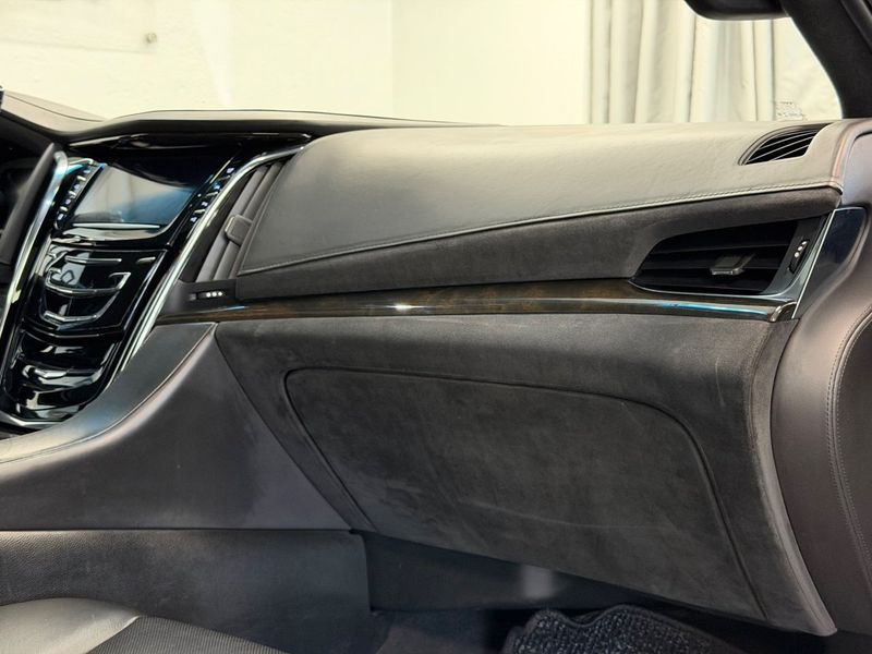 Cadillac ESCALADE bild 16