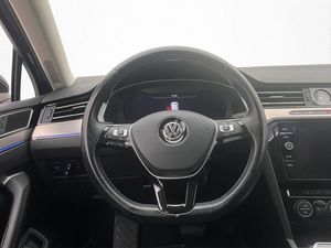 Volkswagen Passat bild 14