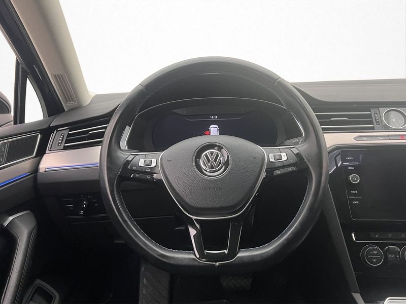 Volkswagen Passat bild 14