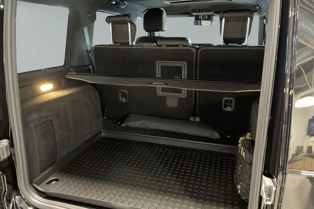 Vehicle image 21
