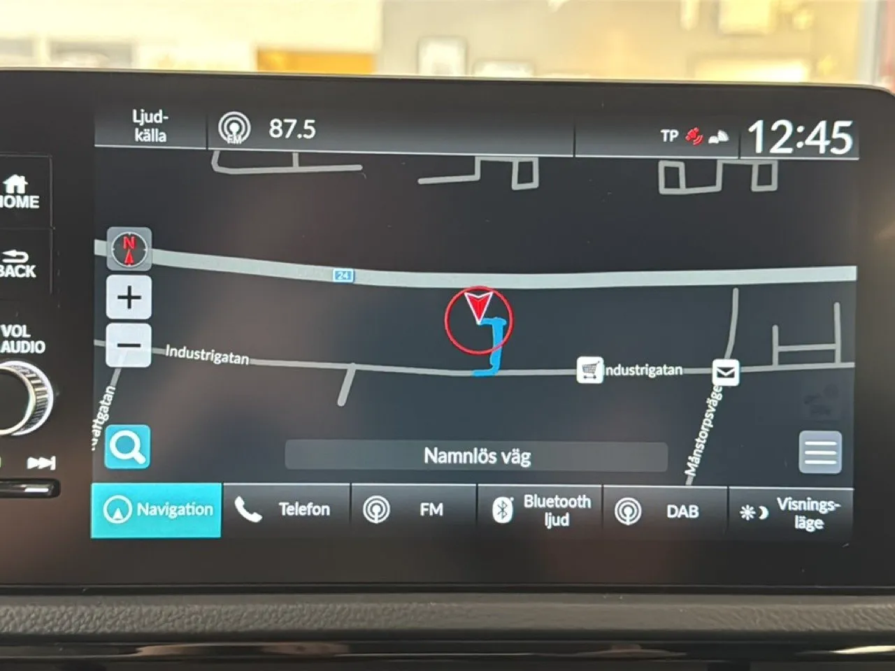 Vehicle image 19