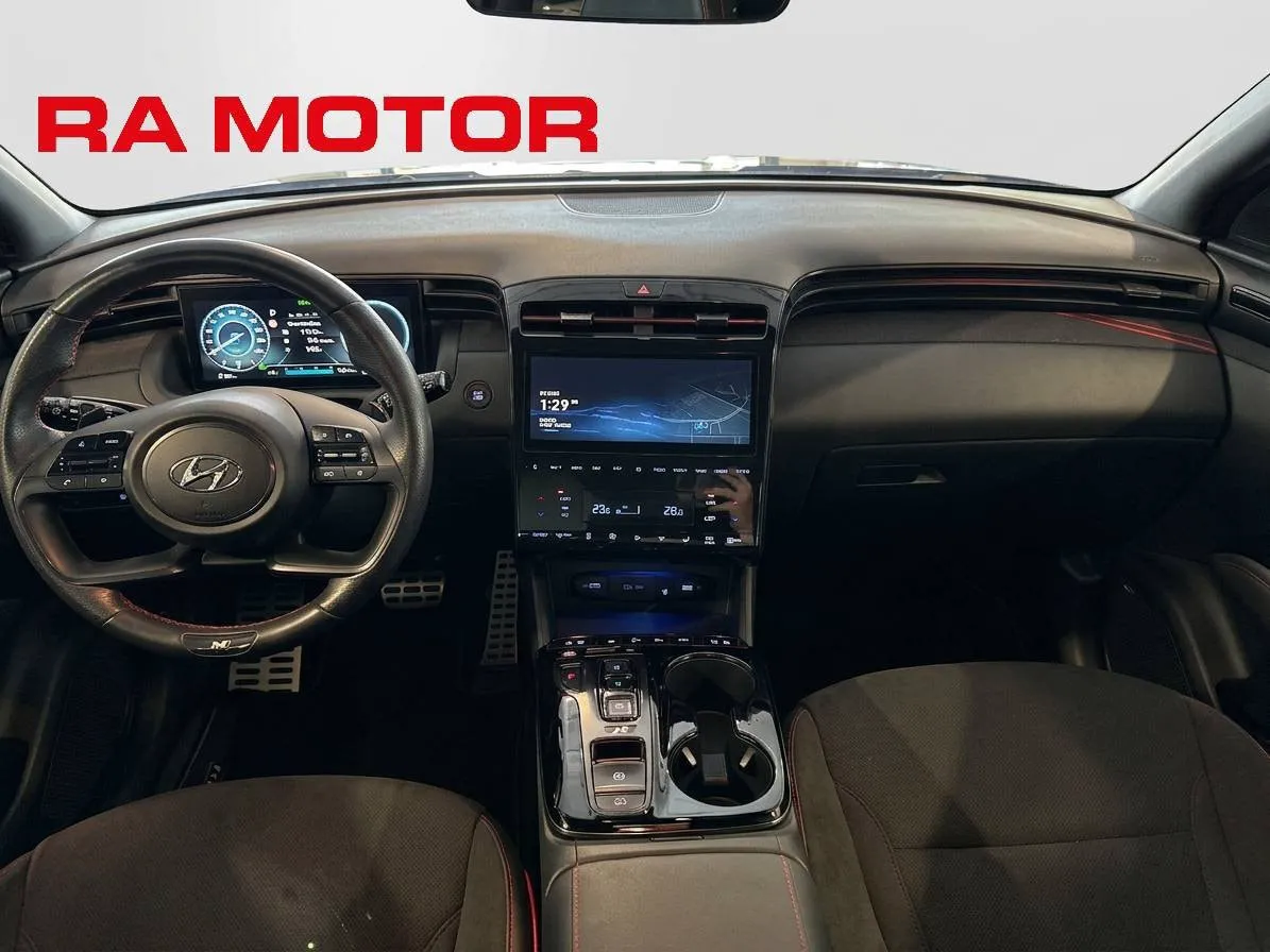 Vehicle image 15