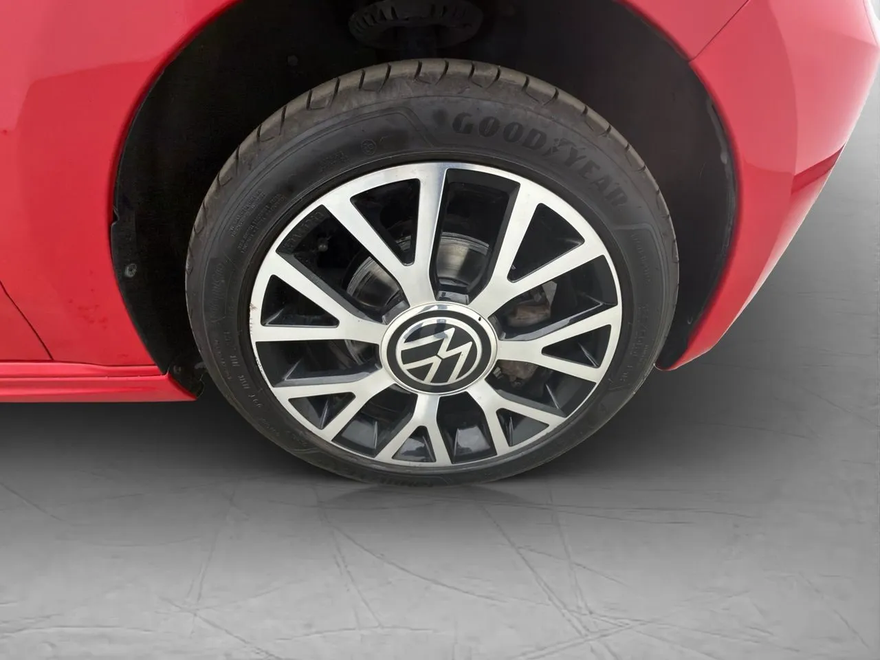 Vehicle image 30