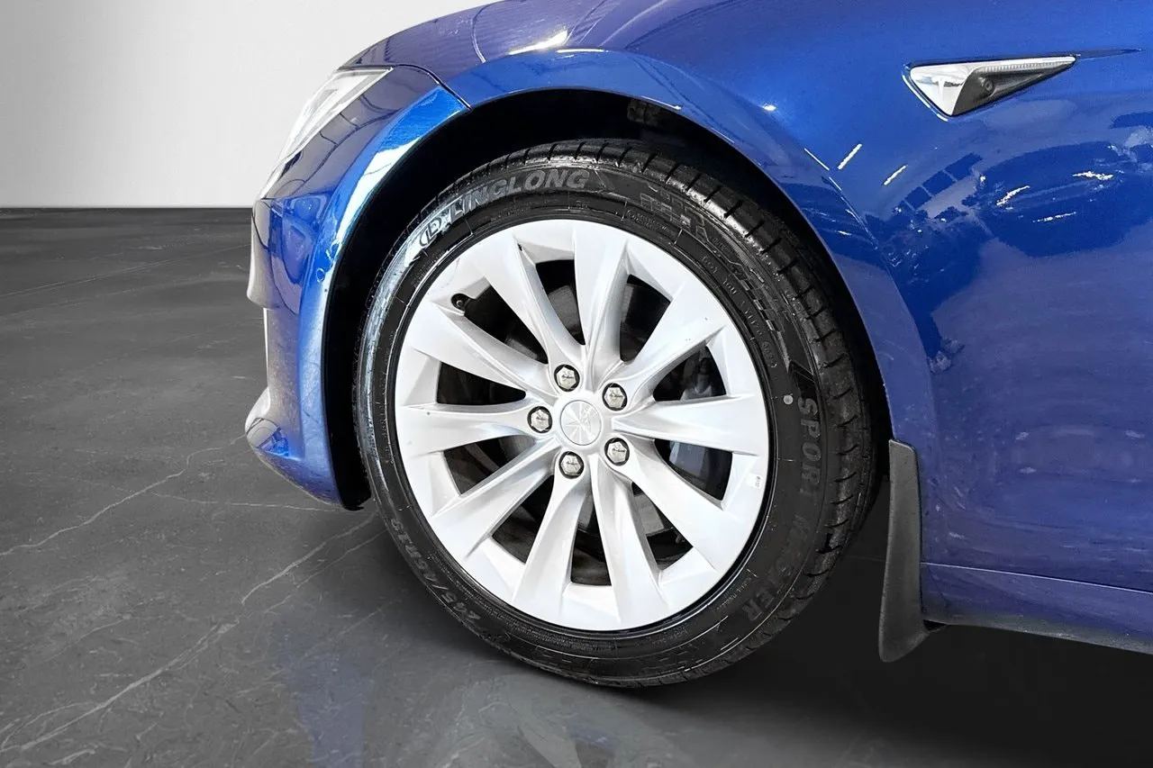 Vehicle image 21