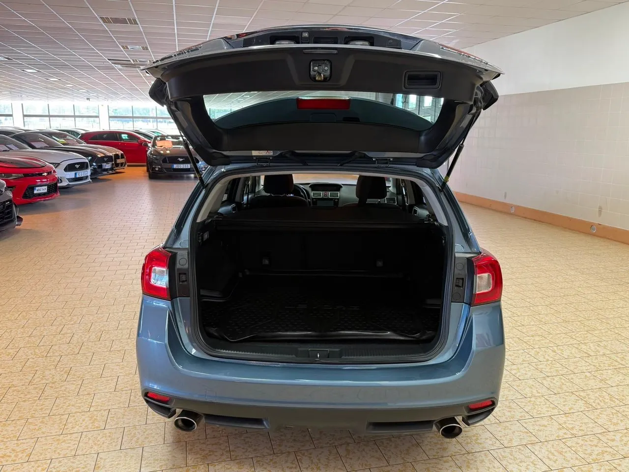 Vehicle image 10