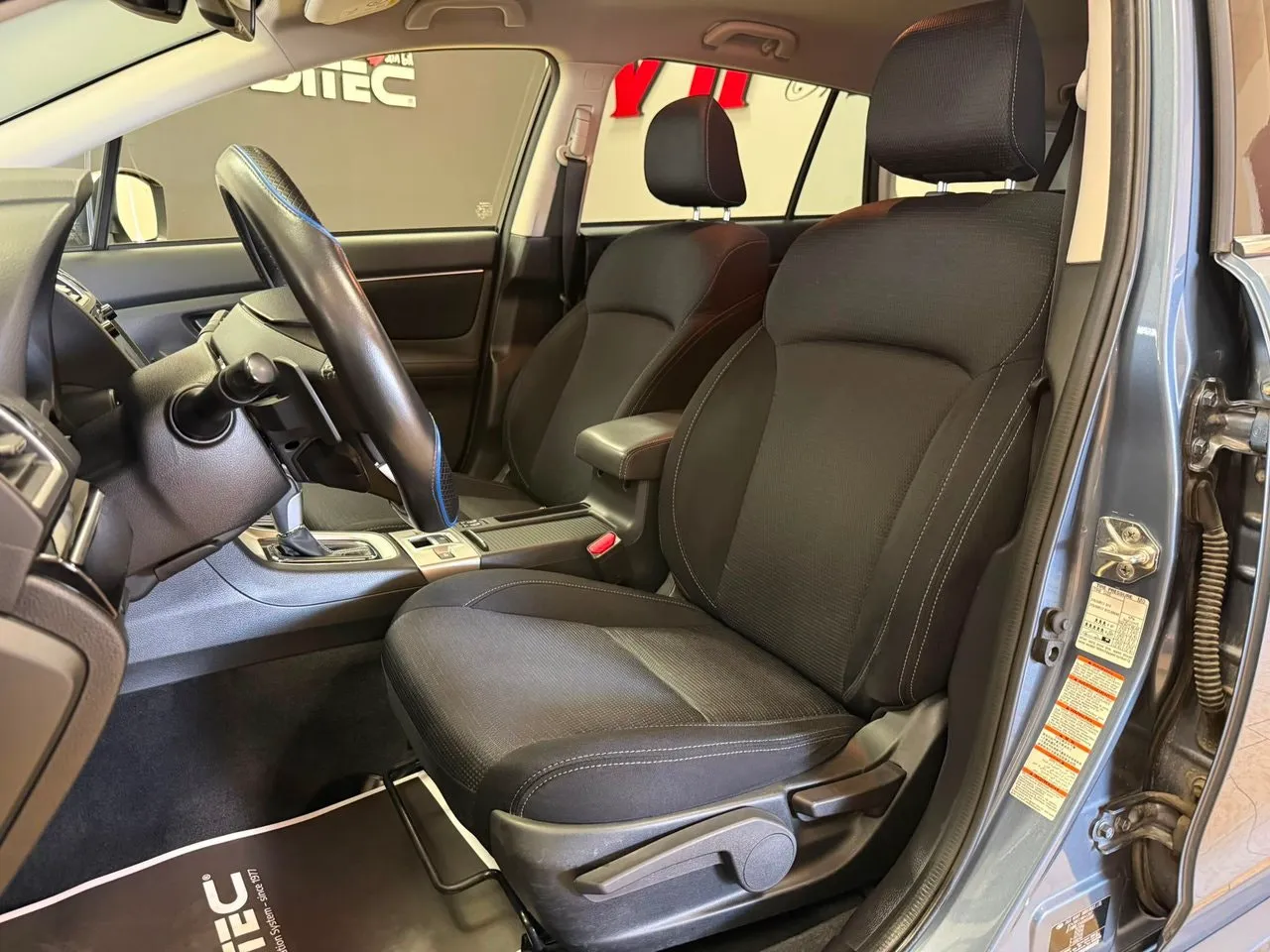 Vehicle image 14