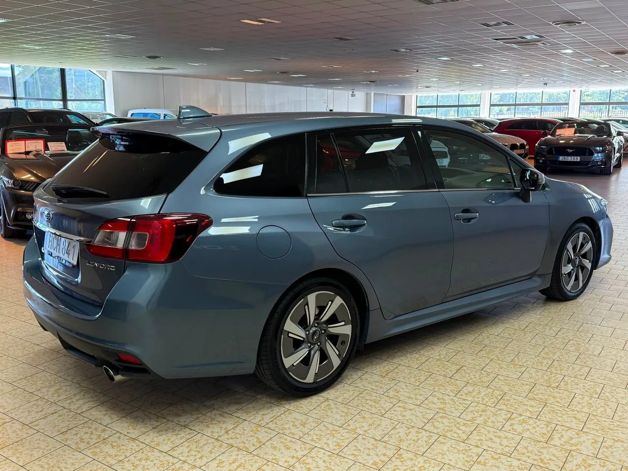 Vehicle image 6