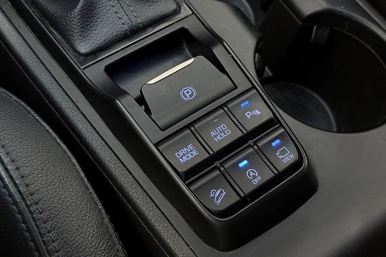 Vehicle image 28