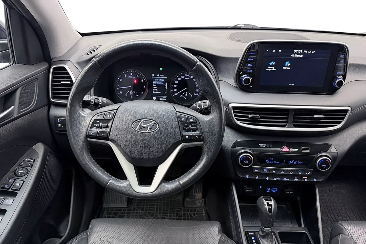 Vehicle image 21