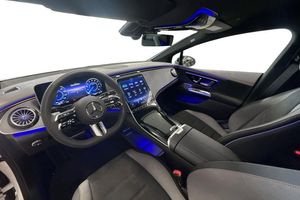 Mercedes EQE350 bild 8