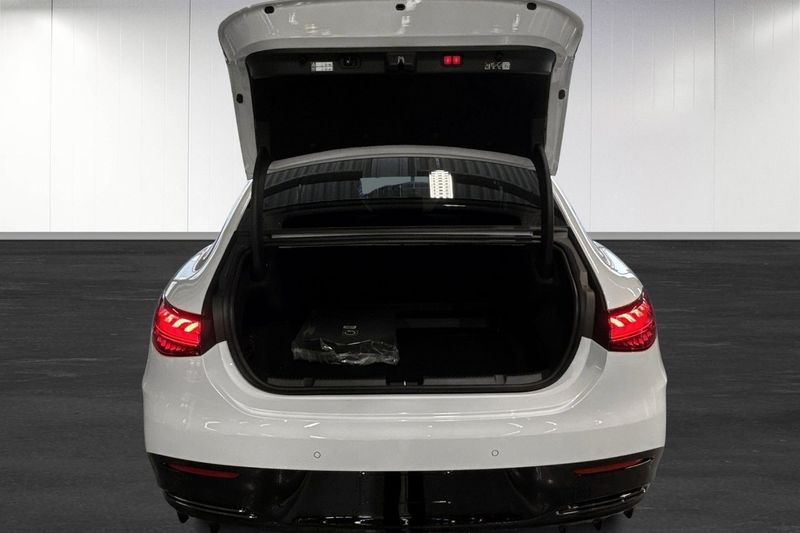 Mercedes EQE350 bild 15