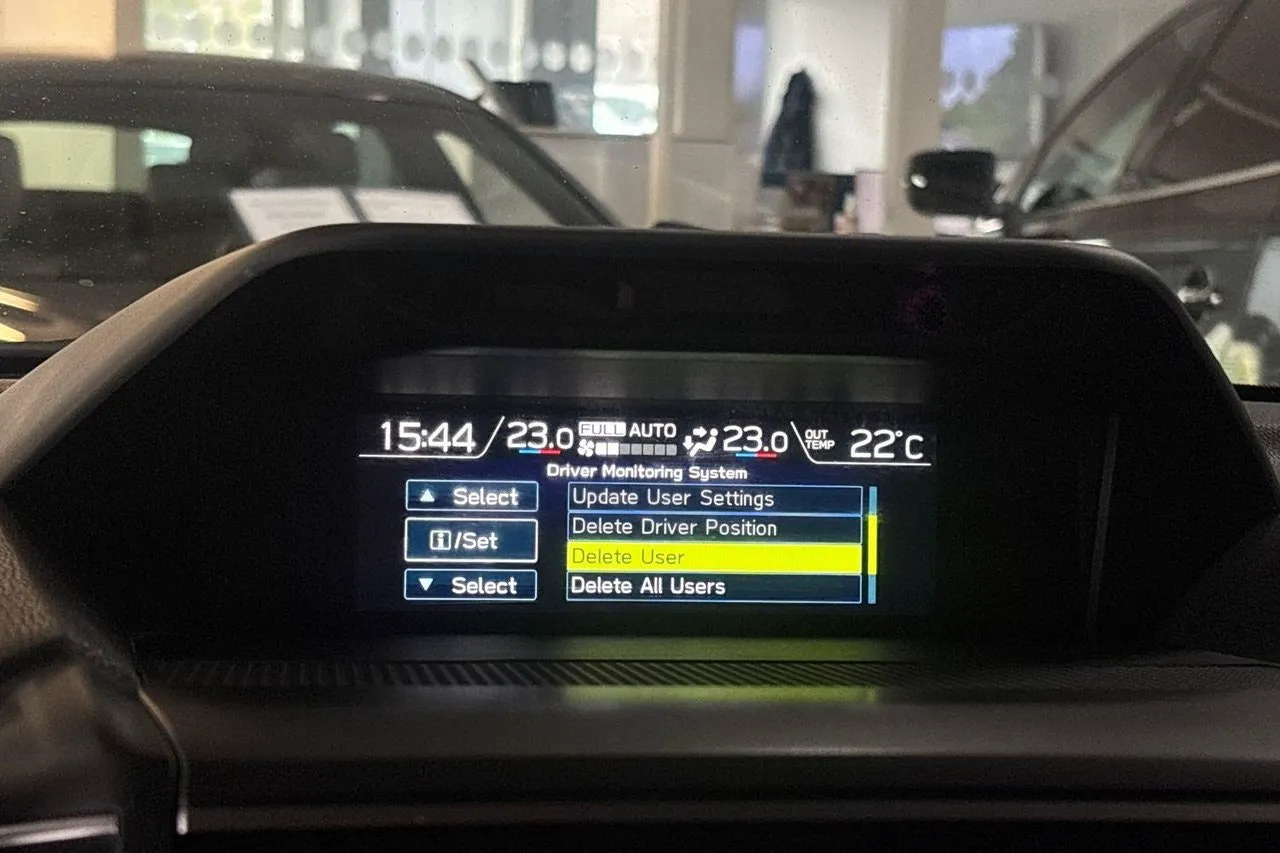 Vehicle image 21