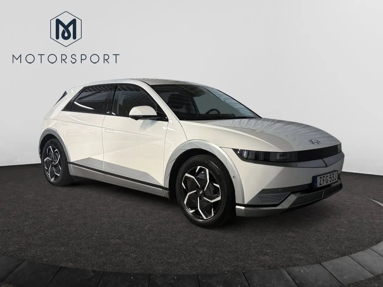Vehicle image 7