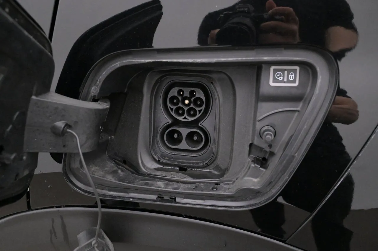 Vehicle image 22