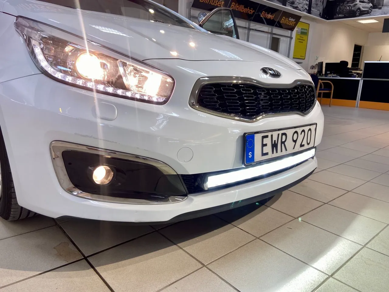 Vehicle image 11