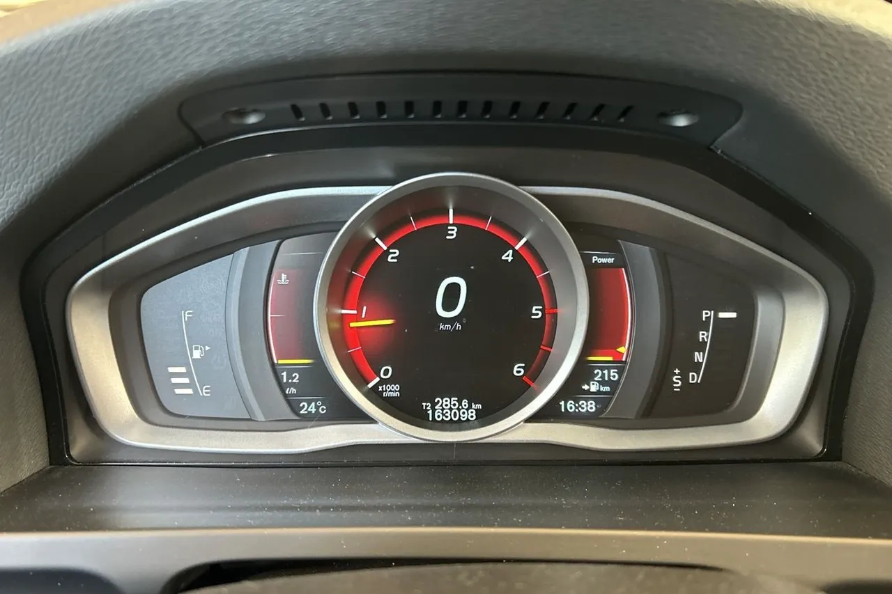 Vehicle image 27
