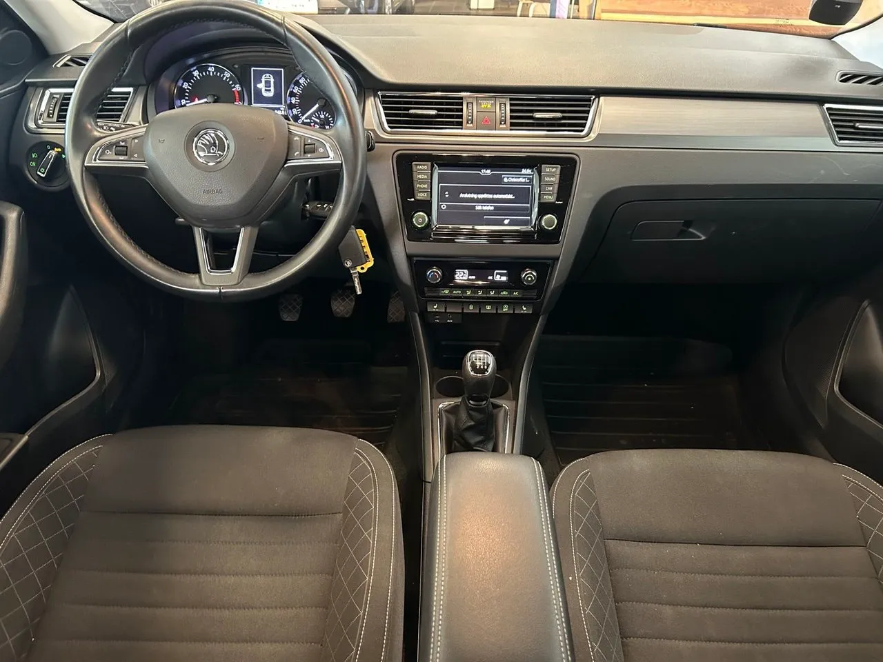 Vehicle image 12