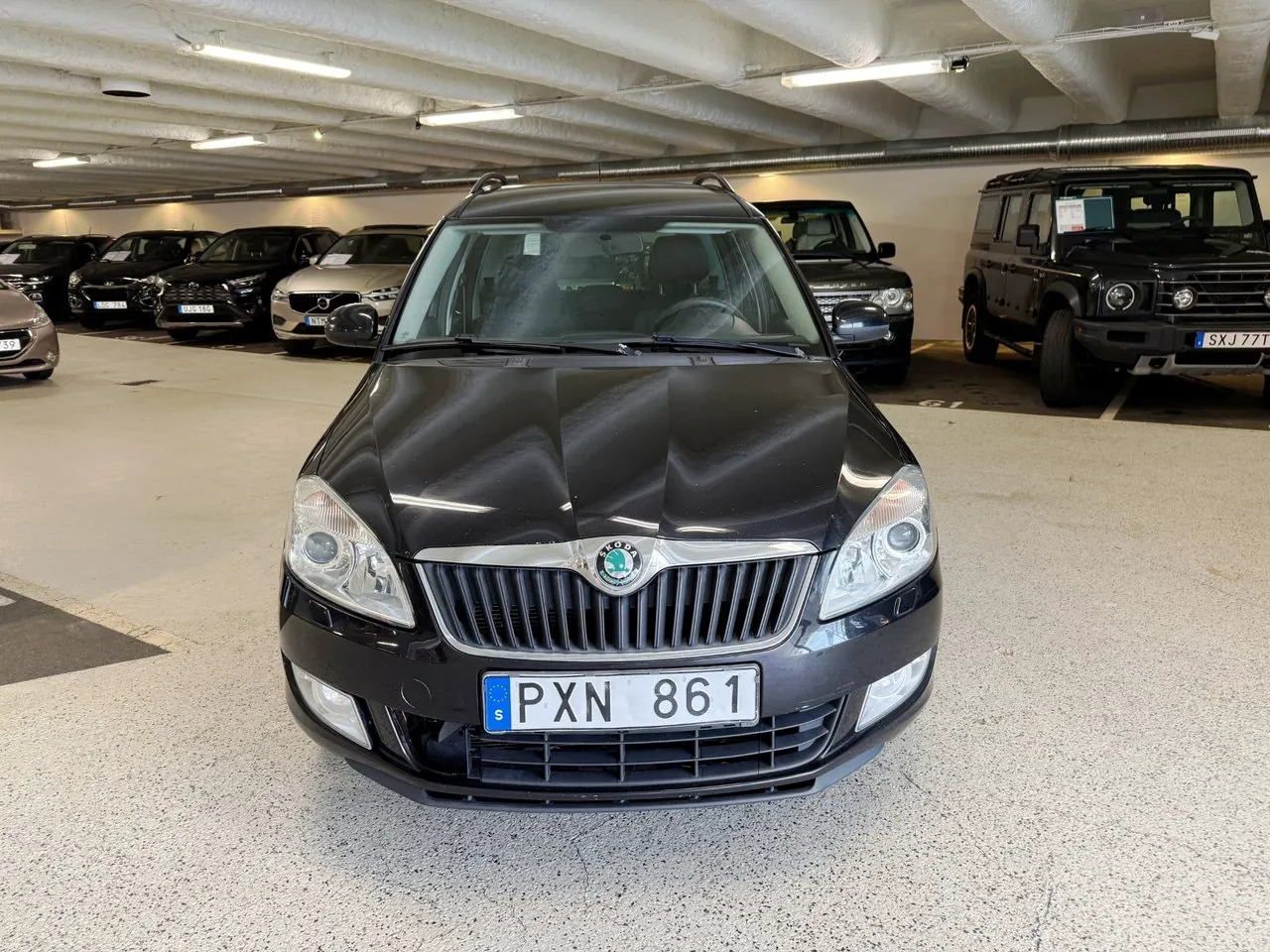 Vehicle image 6