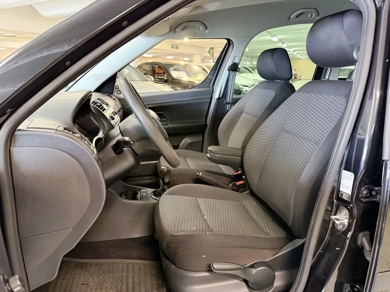 Vehicle image 8
