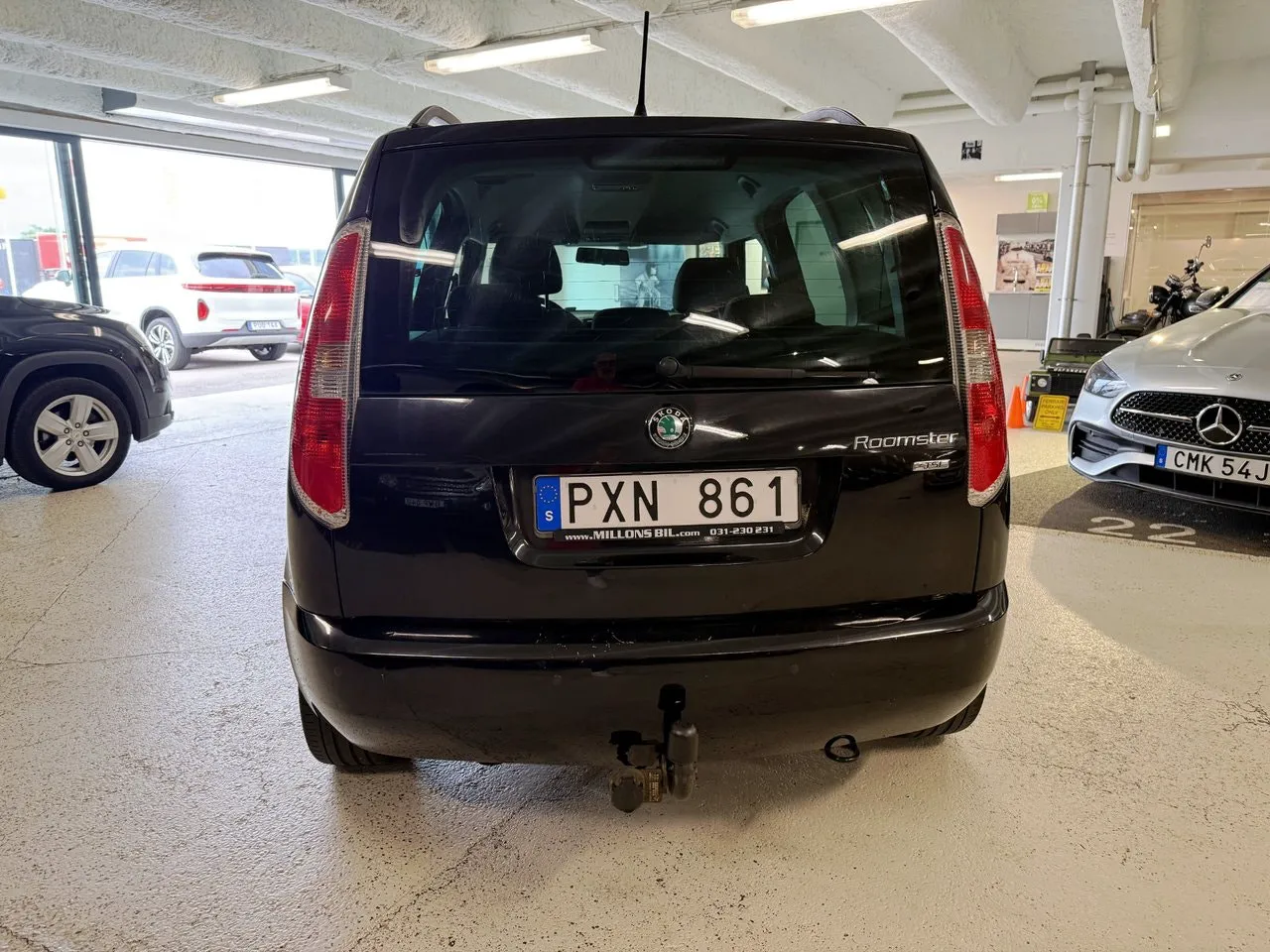 Vehicle image 7