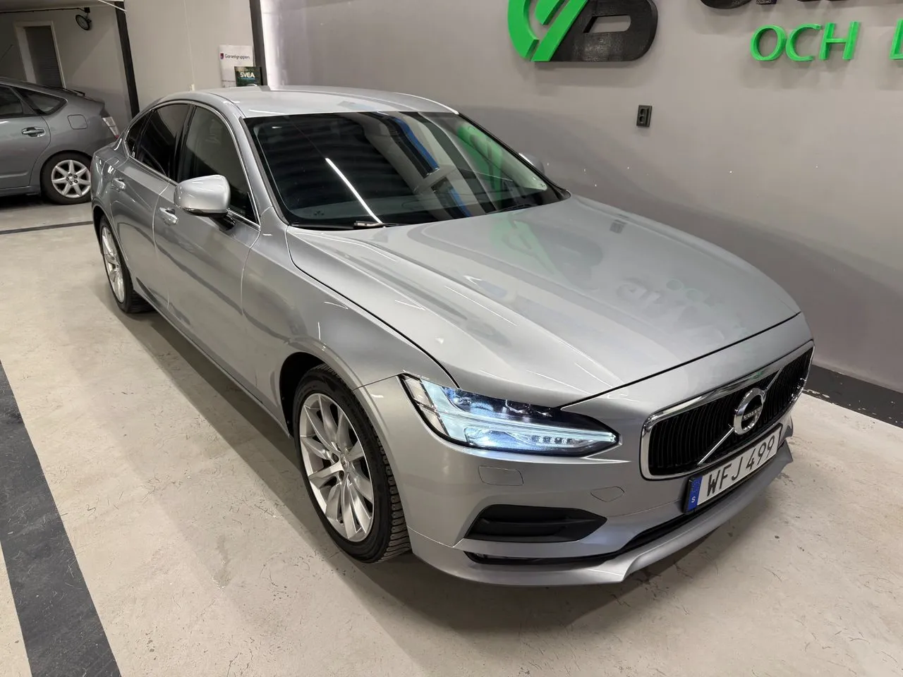 Vehicle image 7