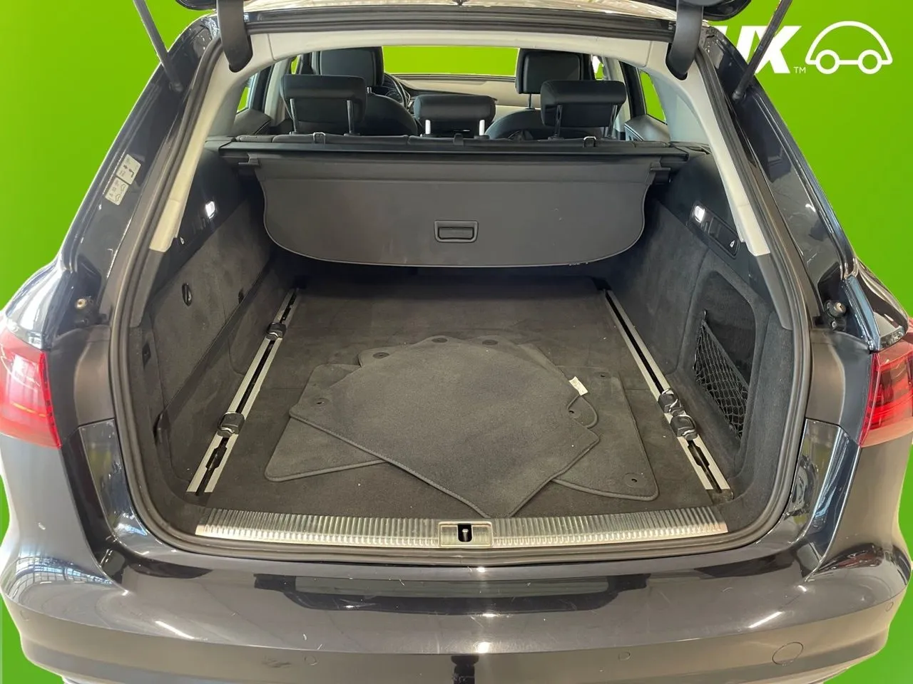 Vehicle image 15
