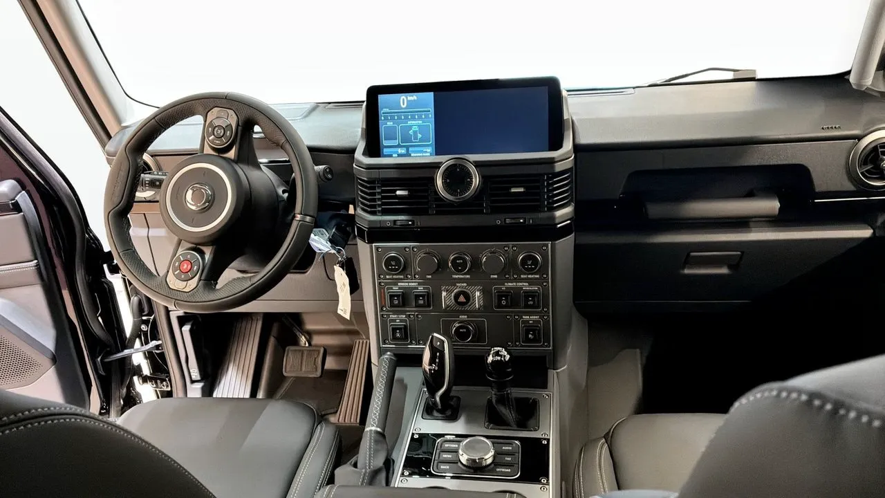 Vehicle image 3