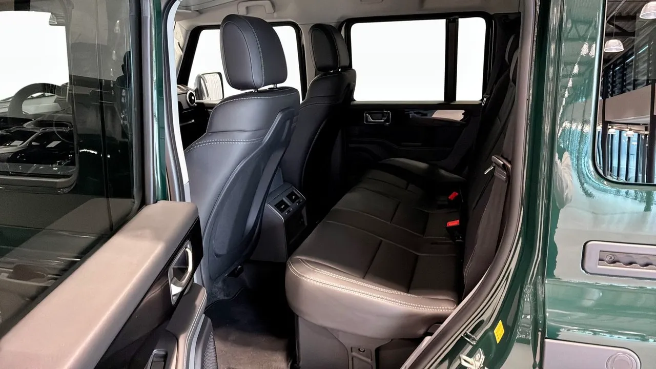 Vehicle image 4