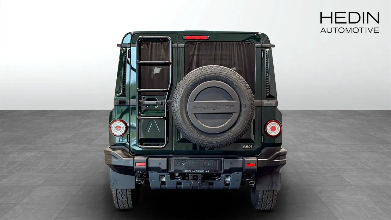 Vehicle image 6