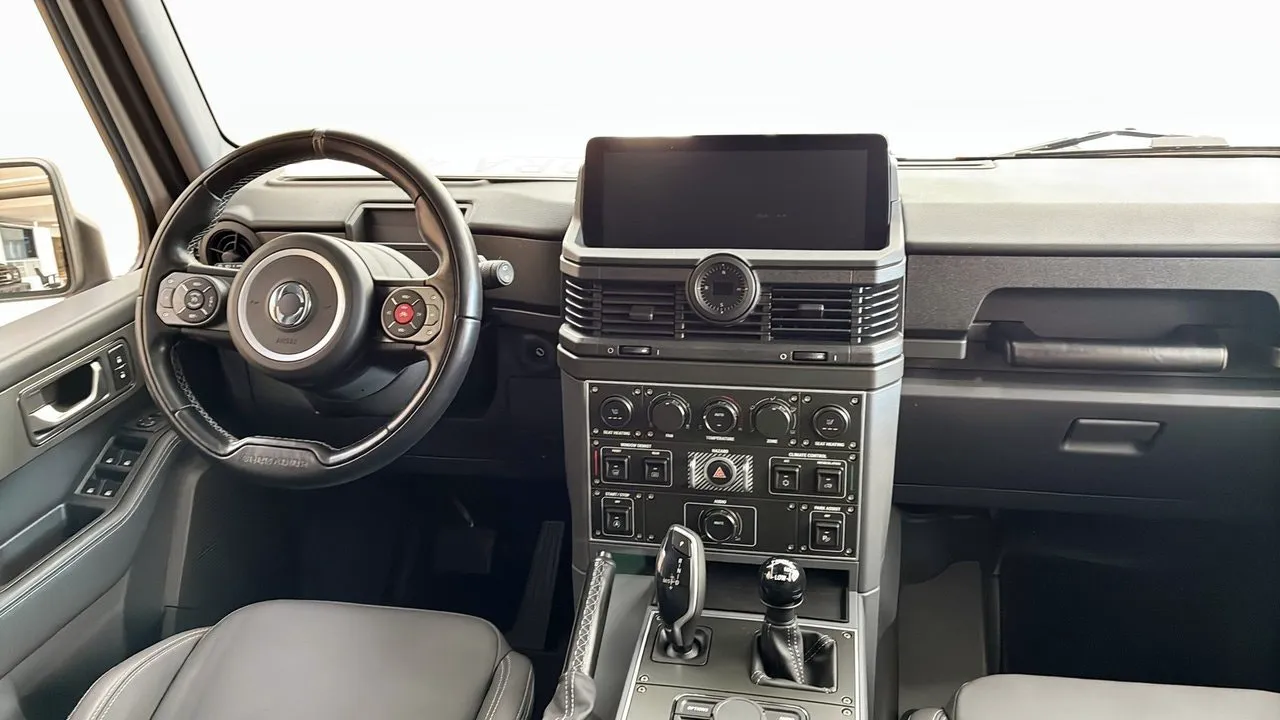 Vehicle image 3