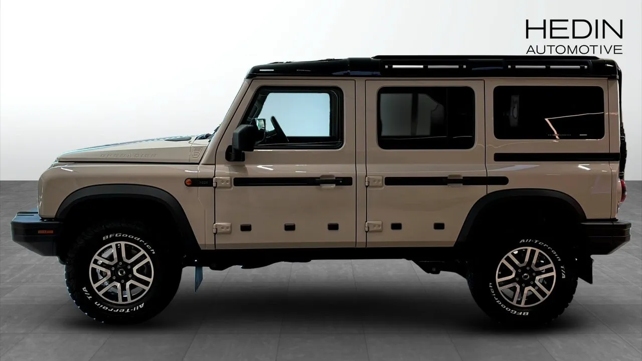 Vehicle image 5