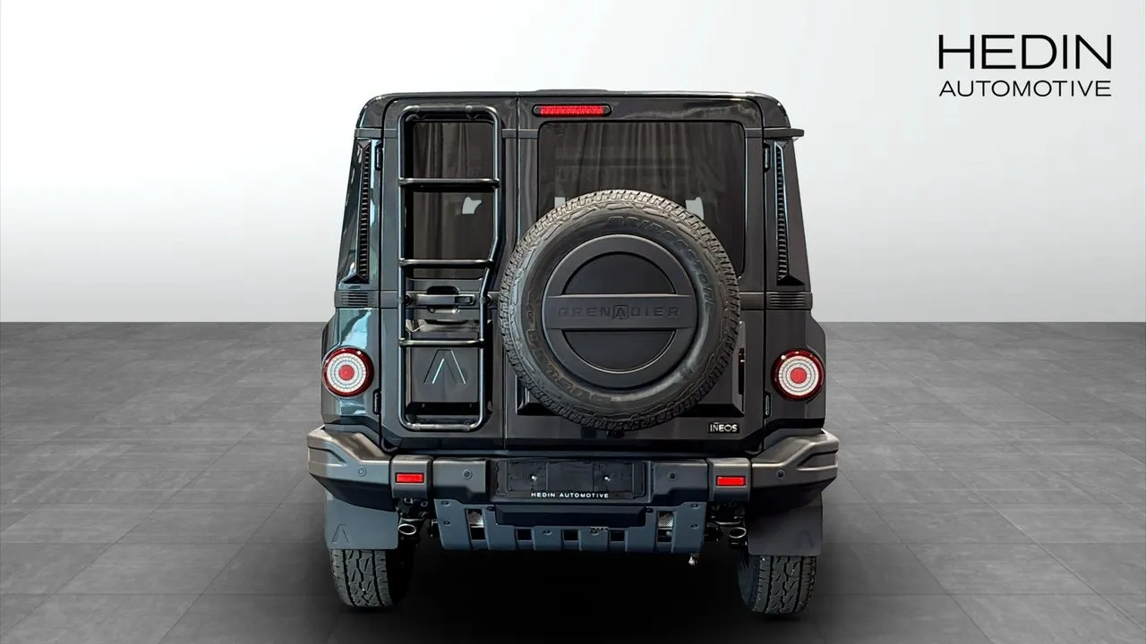 Vehicle image 6