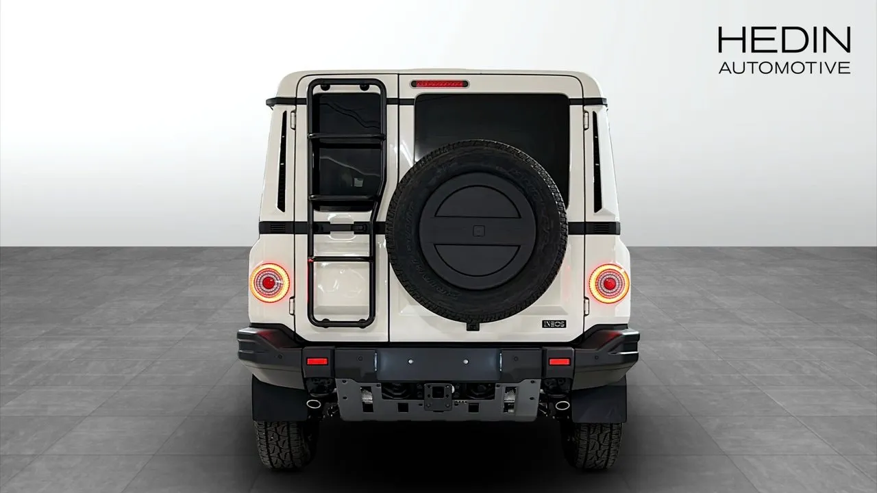 Vehicle image 6