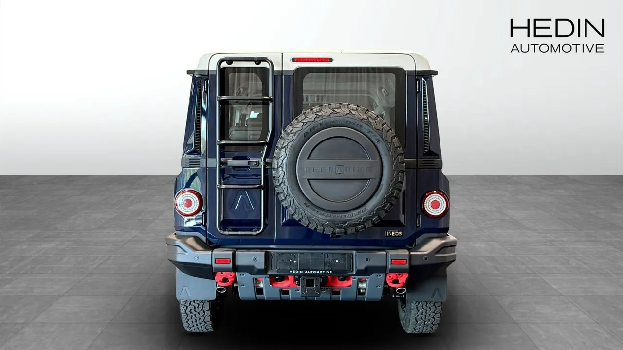 Vehicle image 6