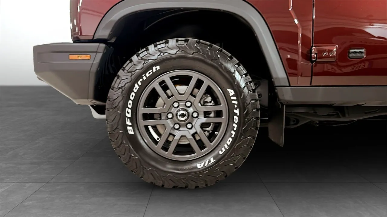 Vehicle image 8