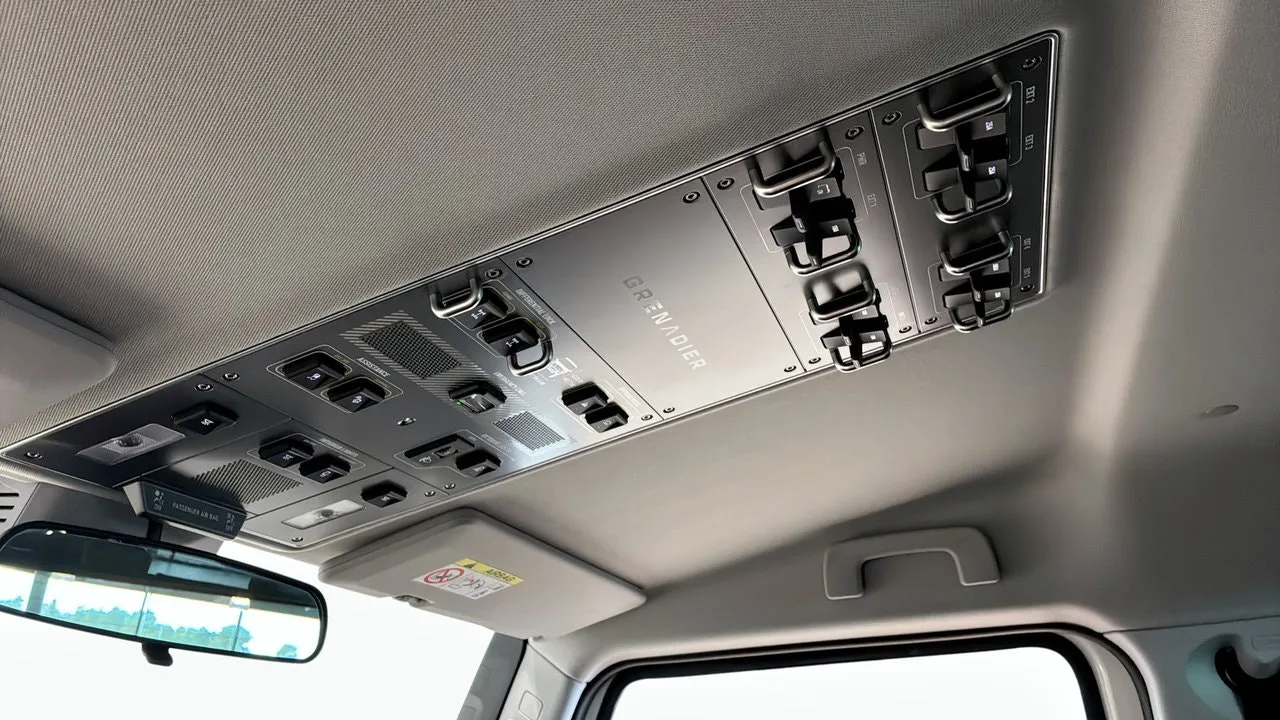 Vehicle image 13