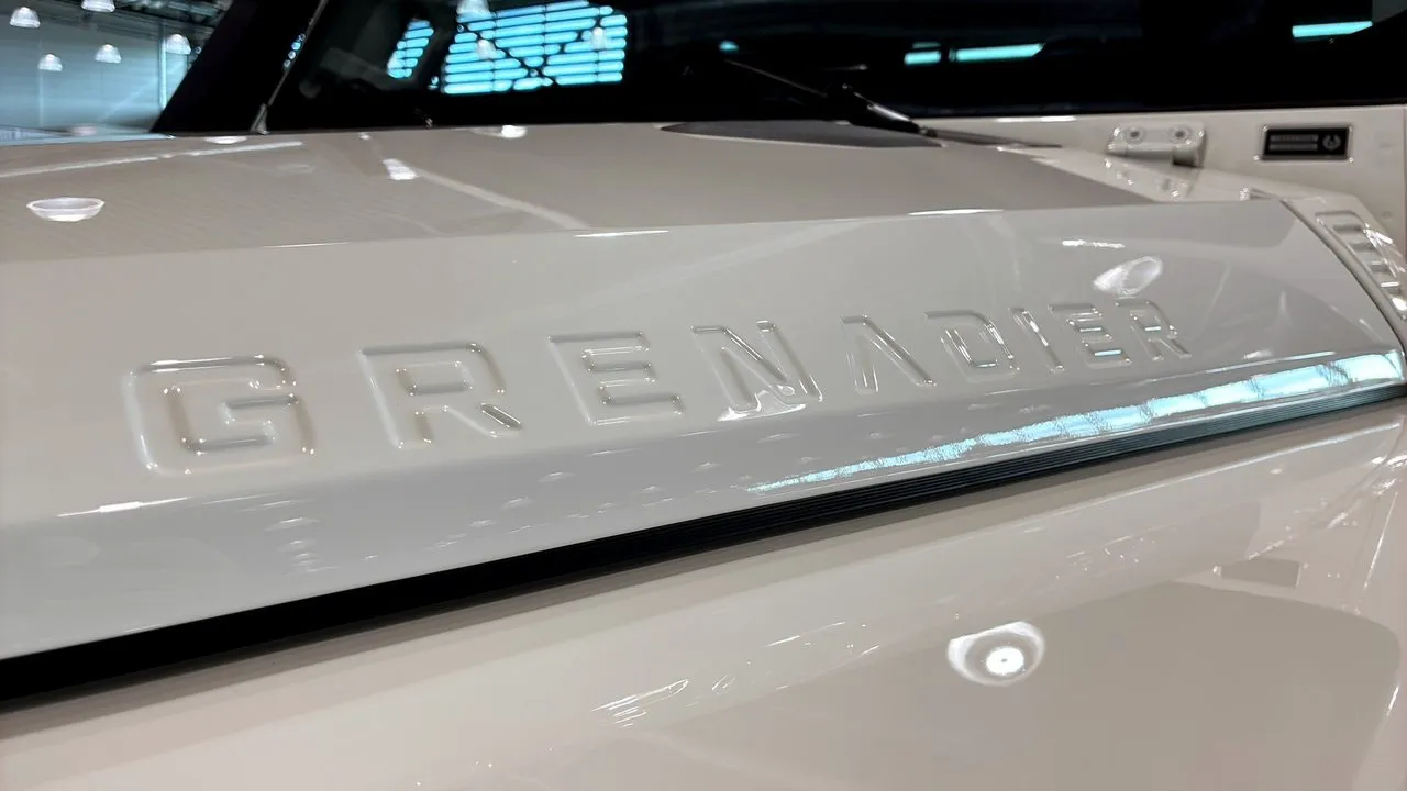 Vehicle image 17