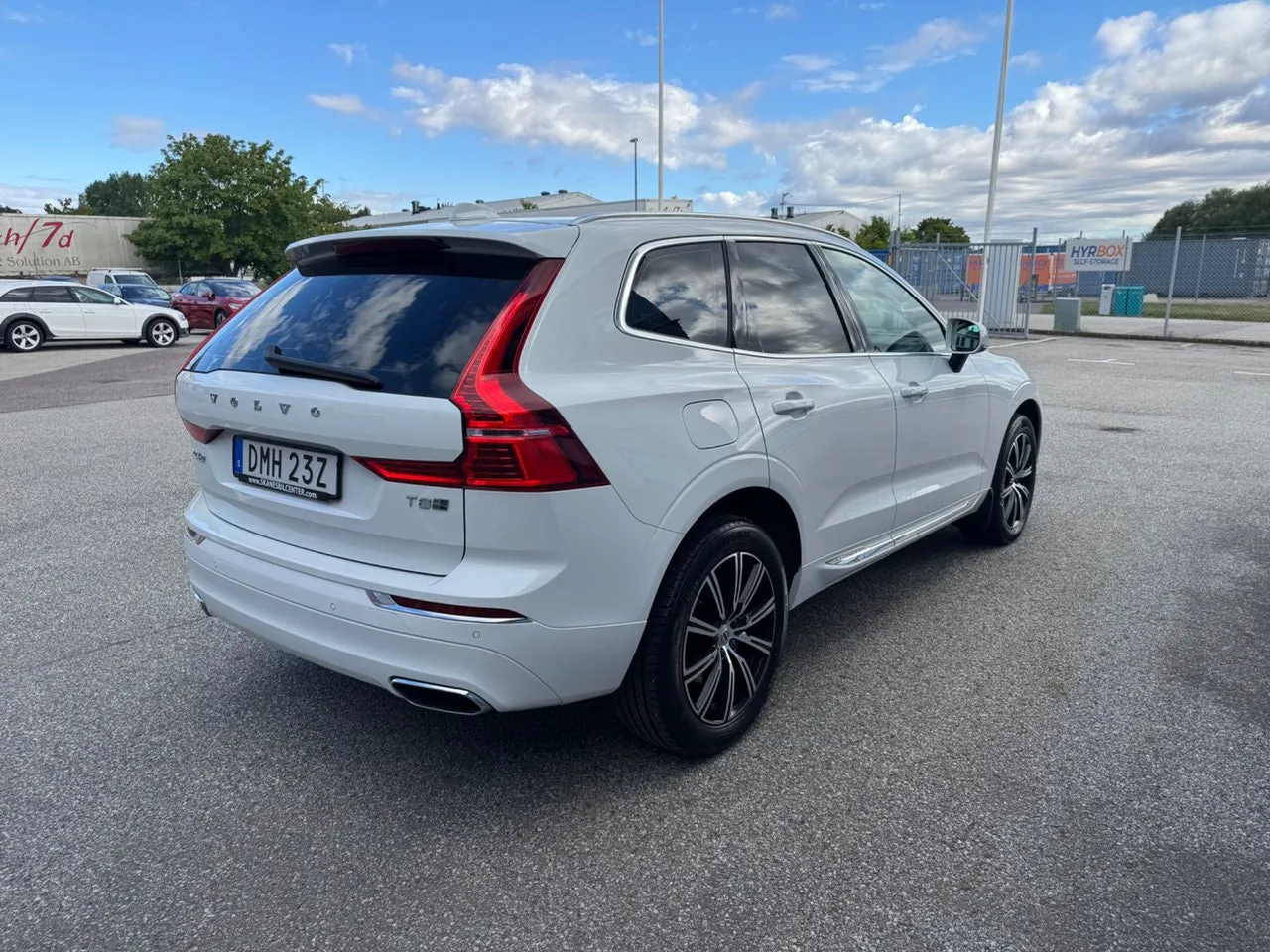 Vehicle image 6