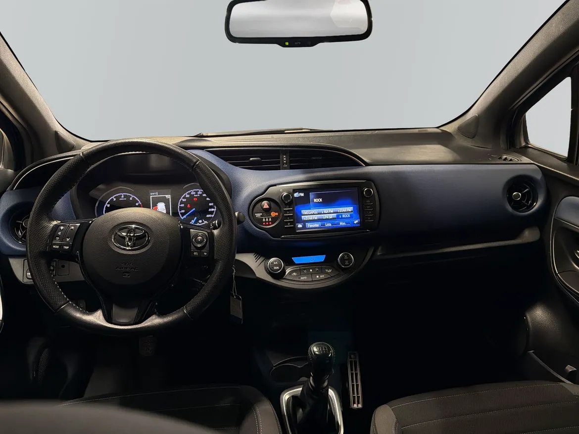 Vehicle image 7