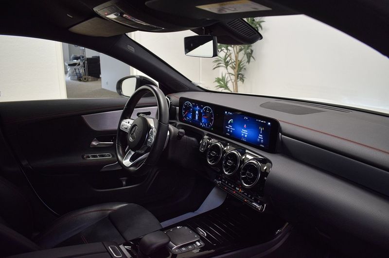 Mercedes CLA200 bild 8