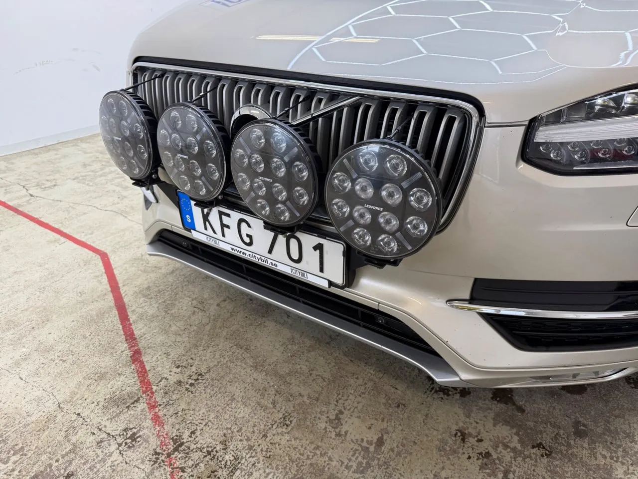 Vehicle image 25