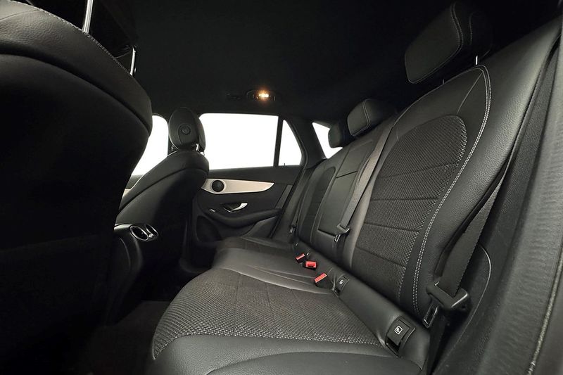 Mercedes GLC300 bild 14