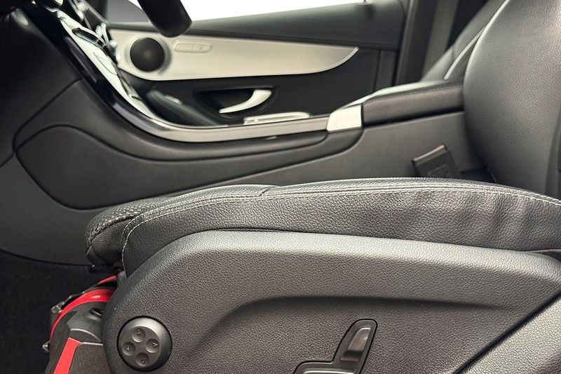 Mercedes GLC300 bild 13