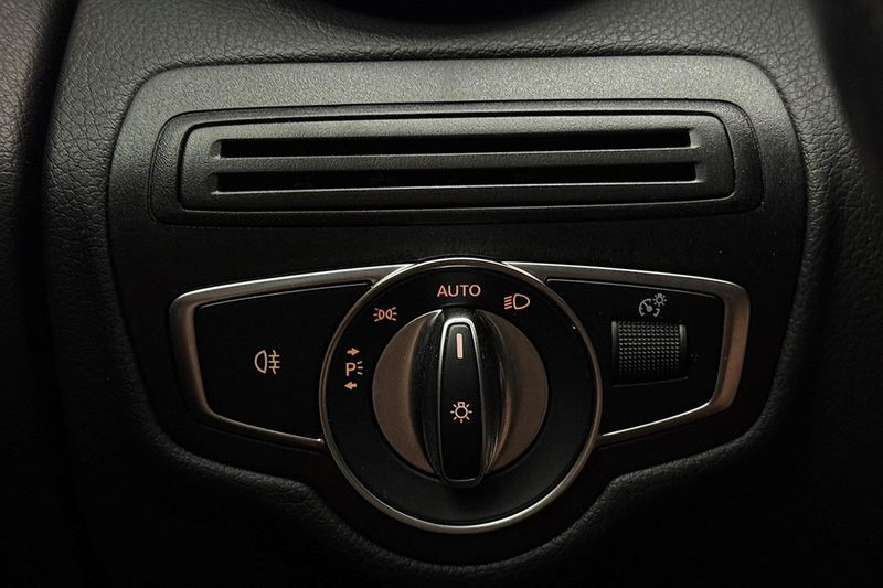 Mercedes GLC300 bild 30