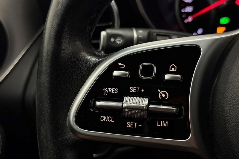 Mercedes GLC300 bild 18