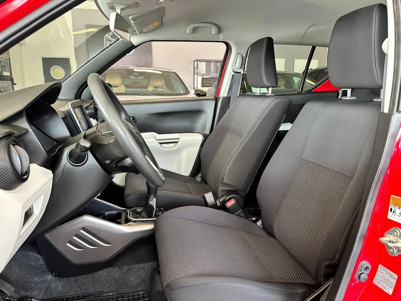 Vehicle image 7