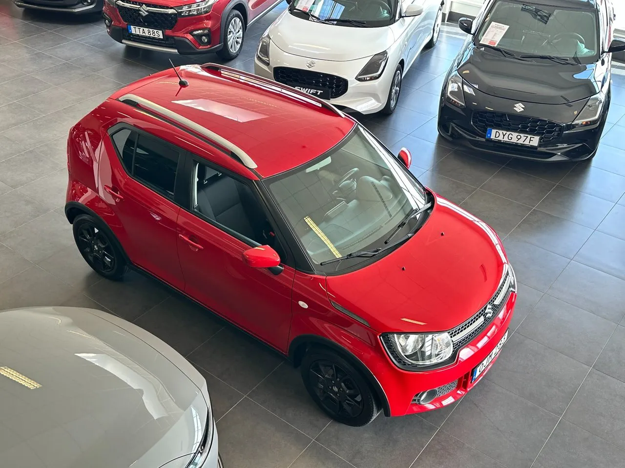 Vehicle image 4